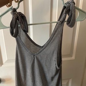 Xhileration Gray and white striped tank top
